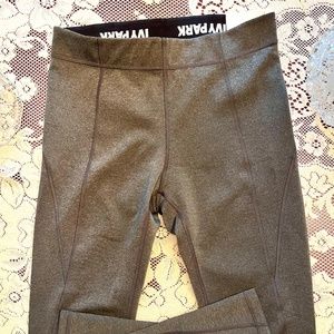 IVY PARK - Mid-Rise Sculptured Legging / Full Length / Medium / Grey/Black